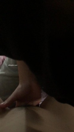 云盘高质泄密！青春学生百合情侣各种日常淫乱自拍，假小子除了没有老二其它完全男性化，啪啪手法娴熟 截图16