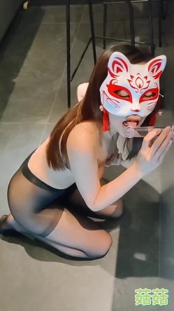 【极品性爱 ️淫乱人妻】性瘾人妻少妇『菇菇』最强性爱流出 骚货淫妻和闺蜜换老公4P四人混战 高清1080P版 截图14