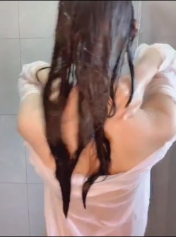 这味小姐姐颜值在线啊 超有韵味 有谁认识的吗 貌似位极品主播喔 截图13