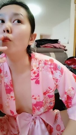 寒假下海的语文老师、小少妇很骚：怎么我离婚你要娶我啊，你要娶我我就离婚，我会喷水啊。白浆淫流一地，骚死哦，老公满足不了！ 截图13