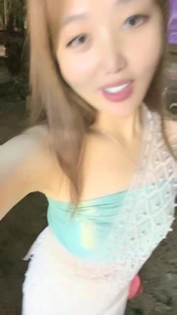 极品大学生，【紫檀北北】，第一次到酒店约炮，乖乖女也疯狂，前男友已经调教的相当到位了，蜜桃臀骚穴水汪汪 截图1