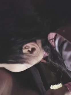 最美女主「小爱」颜值爆表身材炸裂视频内容丰富多样，从大胆露出到骑乘激情再到KTV车震口活场景花样百出 截图3