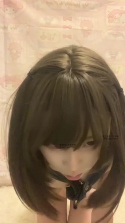 高颜值反差少女【咪喵】最新1314私定，短发牛仔背带裤露脸紫薇 截图2