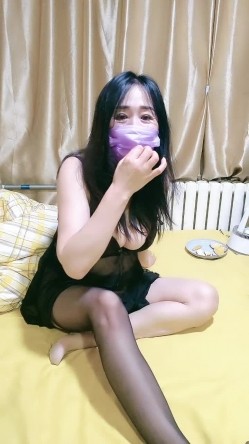 经济不景气、卖早餐的阿姨也下海了 ️大哥辛苦叫喊刷礼物开始操逼，喷水高潮 截图12