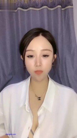 小乔AX新人肉肉小姐姐 肉感十足，大奶肥逼，假JB插逼洞略显松，黑白配，白衬衣黑丝袜，跳蛋不停逼里塞 截图10