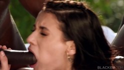 [Blacked] (Vanessa Alessia) Petite Vanessa Gets Spit-Roasted XXX (2026) (1080p HEVC) [GhostFreakXX] 截图10