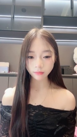 新人学生妹 热舞女神【黎巴啦呀】美乳挺胸~激情裸舞自慰喷水一字马跪地沐浴完美G奶热舞+自慰 截图7
