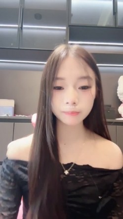 新人学生妹 热舞女神【黎巴啦呀】美乳挺胸~激情裸舞自慰喷水一字马跪地沐浴完美G奶热舞+自慰 截图10