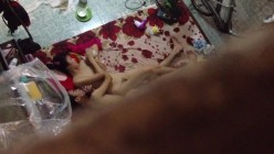 【极品稀缺 ️偷拍邻居】窗户偷拍情侣被操实在忍不住大叫 用被子捂嘴 各种姿势干一遍 操不尽的疯狂 截图1
