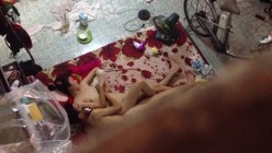 【极品稀缺 ️偷拍邻居】窗户偷拍情侣被操实在忍不住大叫 用被子捂嘴 各种姿势干一遍 操不尽的疯狂 截图3