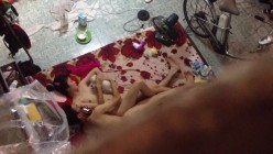 【极品稀缺 ️偷拍邻居】窗户偷拍情侣被操实在忍不住大叫 用被子捂嘴 各种姿势干一遍 操不尽的疯狂 截图4