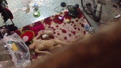 【极品稀缺 ️偷拍邻居】窗户偷拍情侣被操实在忍不住大叫 用被子捂嘴 各种姿势干一遍 操不尽的疯狂 截图6