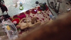 【极品稀缺 ️偷拍邻居】窗户偷拍情侣被操实在忍不住大叫 用被子捂嘴 各种姿势干一遍 操不尽的疯狂 截图7