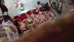 【极品稀缺 ️偷拍邻居】窗户偷拍情侣被操实在忍不住大叫 用被子捂嘴 各种姿势干一遍 操不尽的疯狂 截图8