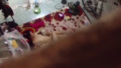 【极品稀缺 ️偷拍邻居】窗户偷拍情侣被操实在忍不住大叫 用被子捂嘴 各种姿势干一遍 操不尽的疯狂 截图10