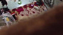 【极品稀缺 ️偷拍邻居】窗户偷拍情侣被操实在忍不住大叫 用被子捂嘴 各种姿势干一遍 操不尽的疯狂 截图16