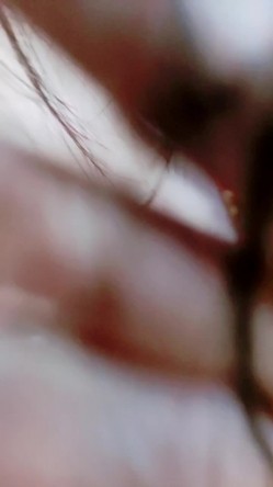 狼友来评这两小妞得劲不，全程露脸激情群P让小哥们玩弄，抠逼舔奶又舔逼好骚啊，激情上位让小哥爆草蹂躏 截图14