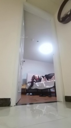 【大奶熟女】，红灯区熟女，【惠子阿姨】双女伺候小伙足交PAPA舔丝足，高跟鞋足交 截图1