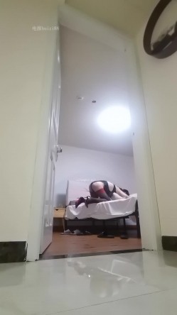 【大奶熟女】，红灯区熟女，【惠子阿姨】双女伺候小伙足交PAPA舔丝足，高跟鞋足交 截图9