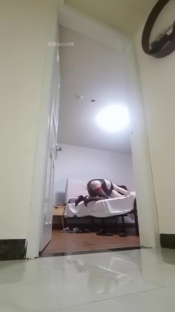 【大奶熟女】，红灯区熟女，【惠子阿姨】双女伺候小伙足交PAPA舔丝足，高跟鞋足交 截图10