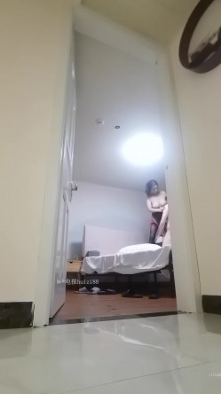 【大奶熟女】，红灯区熟女，【惠子阿姨】双女伺候小伙足交PAPA舔丝足，高跟鞋足交 截图16