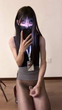自慰男娘edan 蛋爷日常的自慰活动 新作品升级了 往自己脸上和嘴里射了 简直牛逼到家了 截图2