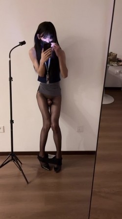 自慰男娘edan 蛋爷日常的自慰活动 新作品升级了 往自己脸上和嘴里射了 简直牛逼到家了 截图14