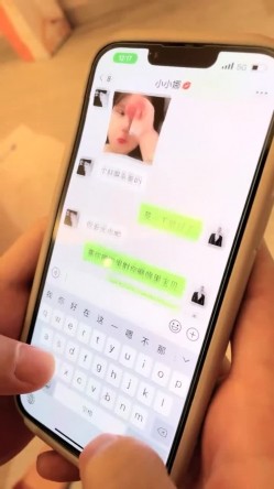 核弹！变态双御姐~20小时~【77吃不饱】呕吐~喝尿~双飞喷水！ 截图1
