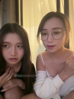 ️清纯主播【202509yoyo】表姐带着表妹下海直播、在线教口活、练习做爱姿势 截图7