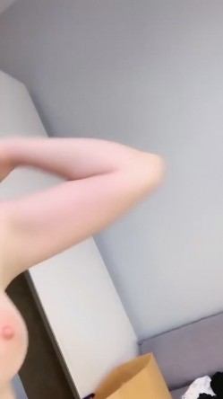 嫩模小白兔！极品尤物乖巧美女！情趣装露出奶子，小舌头 截图8