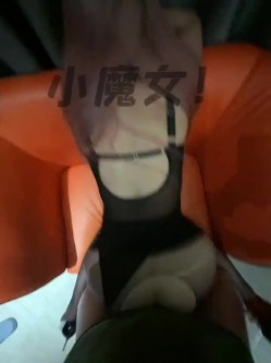 推特知名绿帽玩家大奶人妻【小魔女】高门槛梦幻联动，野战3P4P与大咖小鲸鱼百合高潮淫乱盛宴 截图5