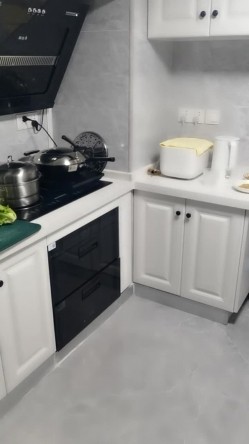 极品人妻！刺激，【放肆的小水娃】，真实良家，标准的贤妻良母，厨房搔首弄姿 截图4