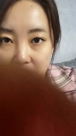 极品人妻！刺激，【放肆的小水娃】，真实良家，标准的贤妻良母，厨房搔首弄姿 截图10