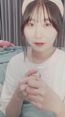 清纯校花，好像是学摄影的，【鸭鸭】，很少上线，还买了单反相机，100%恋爱感觉，反差感贼强 截图7