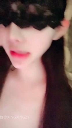 ️网红淫娃【一个小苹果呀】巨乳闺蜜舌吻嗦奶，骚穴互蹭高潮喷尿直播 截图15