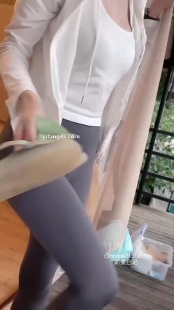 顶级绿帽博主，【娇妻日记】调教老婆388付费群，露出，发骚，啪啪，等等各种应有尽有 截图1