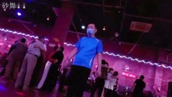 昆明舞厅内的淫乱 抓奶抠逼爱情就从舞厅开始 站炮偷情摸奶炮 性乱爆炸篇 截图10