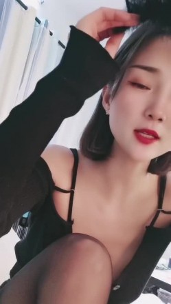 黑丝烈女--宝儿 ️，女生穿起黑丝十分妩媚，芊芊细手，纯净鲍鱼，举手投足间诱惑死啦！ 截图7