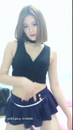 超可爱的女孩 ️-，眼神水汪汪 ，随音乐而嗨：我来姨妈了，不要看啦，给你看姨妈巾好了，怎么抖这样吗，啊~摁啊~叫床好听！ 截图3