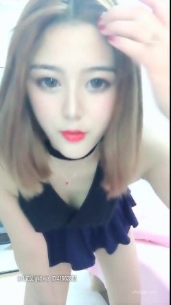 超可爱的女孩 ️-，眼神水汪汪 ，随音乐而嗨：我来姨妈了，不要看啦，给你看姨妈巾好了，怎么抖这样吗，啊~摁啊~叫床好听！ 截图6