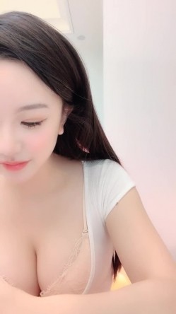 顶级绿播下海！美到爆炸~【纯小白白白】揉穴自慰~绝对秒射 截图1
