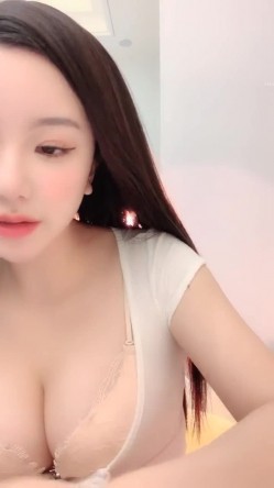 顶级绿播下海！美到爆炸~【纯小白白白】揉穴自慰~绝对秒射 截图11
