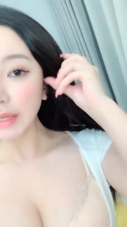 顶级绿播下海！美到爆炸~【纯小白白白】揉穴自慰~绝对秒射 截图14
