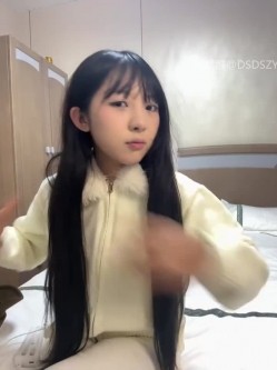 ️精神小妹【chunxiaoquqn】新晋精神小妹团播、几个年轻闺蜜一起下海赚钱 截图5