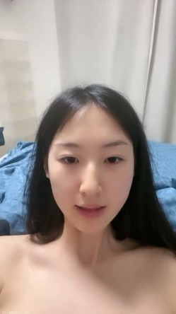 大学生下海！音乐系顶尖素颜女神~【学生妹妹】道具自慰~爽，极品极品，清纯指数爆表，喷血推荐 截图7