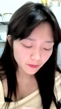 户外露出达人【御姐爱深喉】丝袜裸空从商场到图书馆再到超市裸空太牛逼了强烈推荐！ 截图13