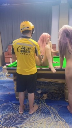 查小理颜值母狗【桃桃丸子】调教双母狗，健身房露出屌爆了，强烈推荐 截图10