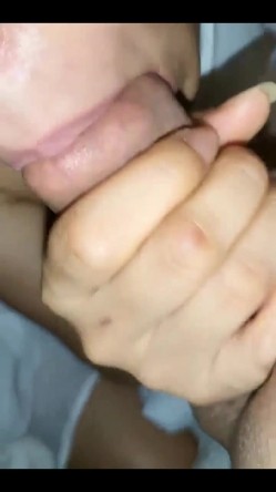 气质短发与镶珠男 ️车上一路玩穴酒店玩到喷水后啪啪口爆吐精 截图10