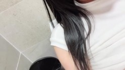 极品童颜巨乳！榜一舔逼~【京鱼儿】户外~喷水~喷尿~爽~！~--这身材这颜值，我先射为敬~！尺度超大，户外大秀~！ 截图11