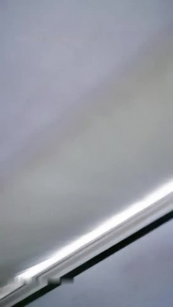 有淫妻爱好的变态男让年轻貌美的妻子穿着性感情趣服故意勾搭2次前来送外卖的小伙啪啪,还偷拍操逼过程! 截图12